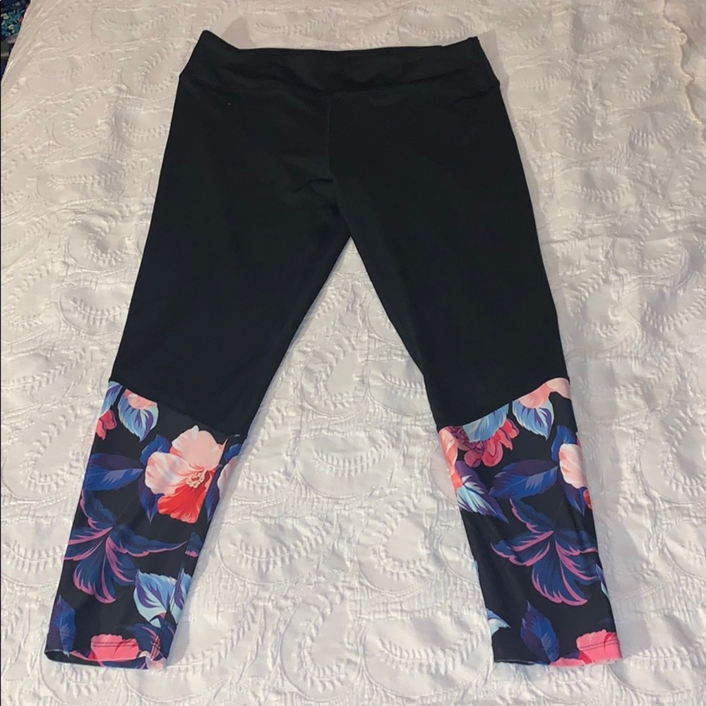 Kyodan Size large black and floral leggings